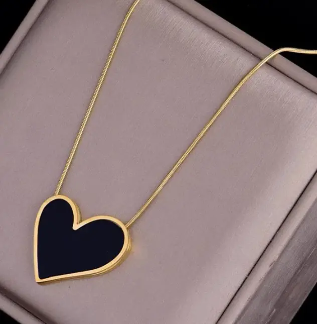 [35673002] Collar Corazón Negro 