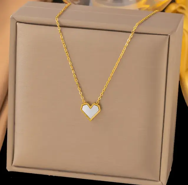 [Ah191] Collar de corazón de concha blanca de oro 
