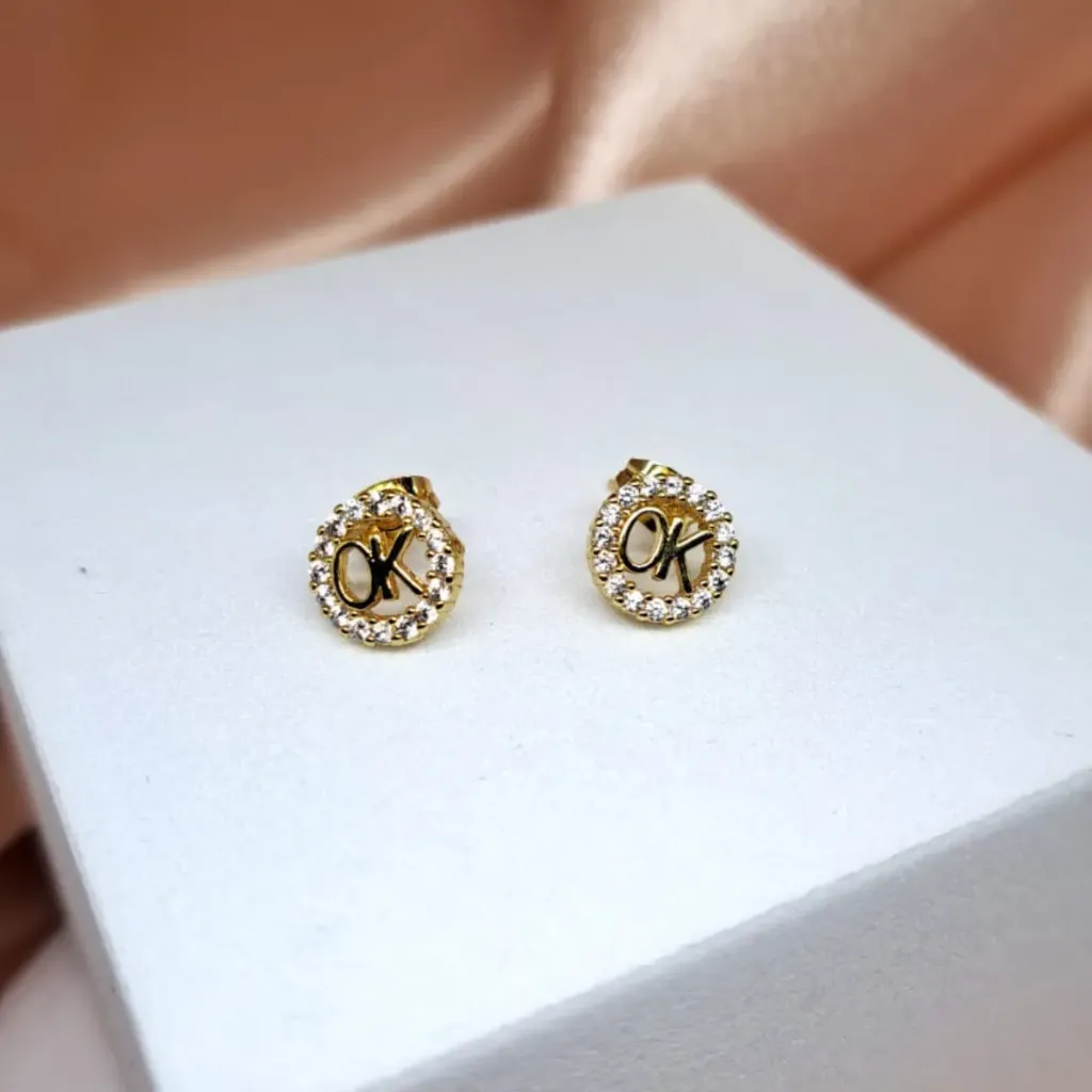 [42772785-D] Aretes Formas Doradas