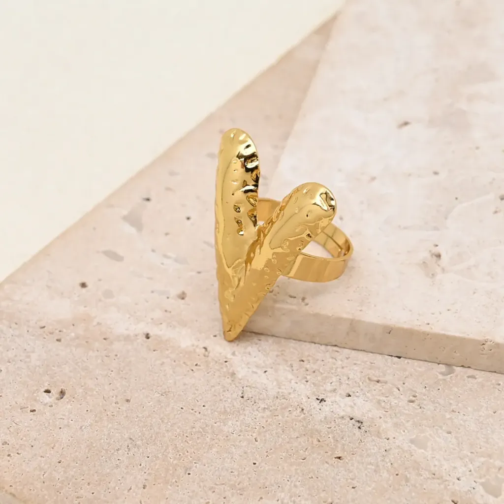 Anillo Minimalismo con Toque Romántico