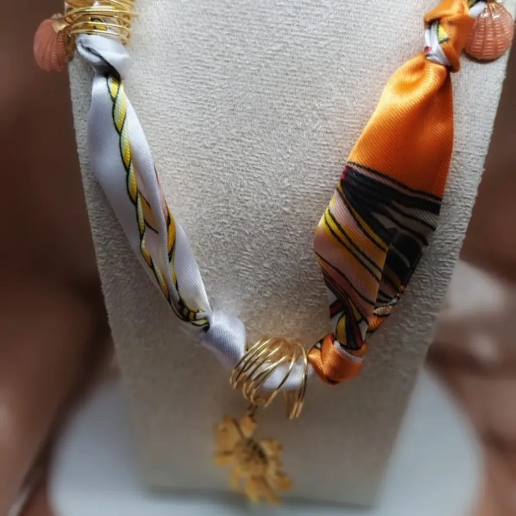 [44965136-1] Collar Meghan