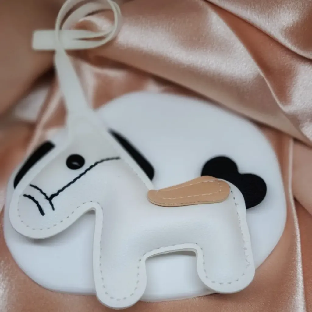 [47MG45287W-9] Colgante Poni (Blanco)