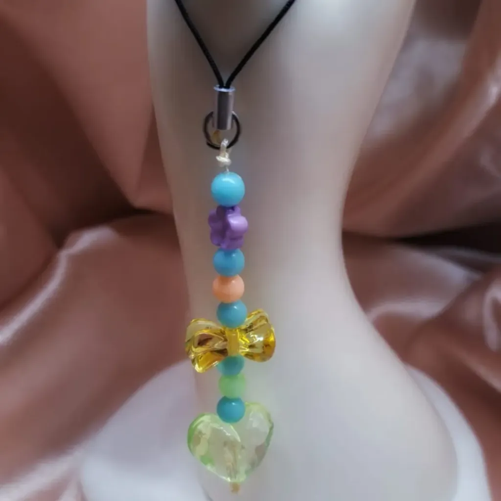 Pendiente para Celular Emil