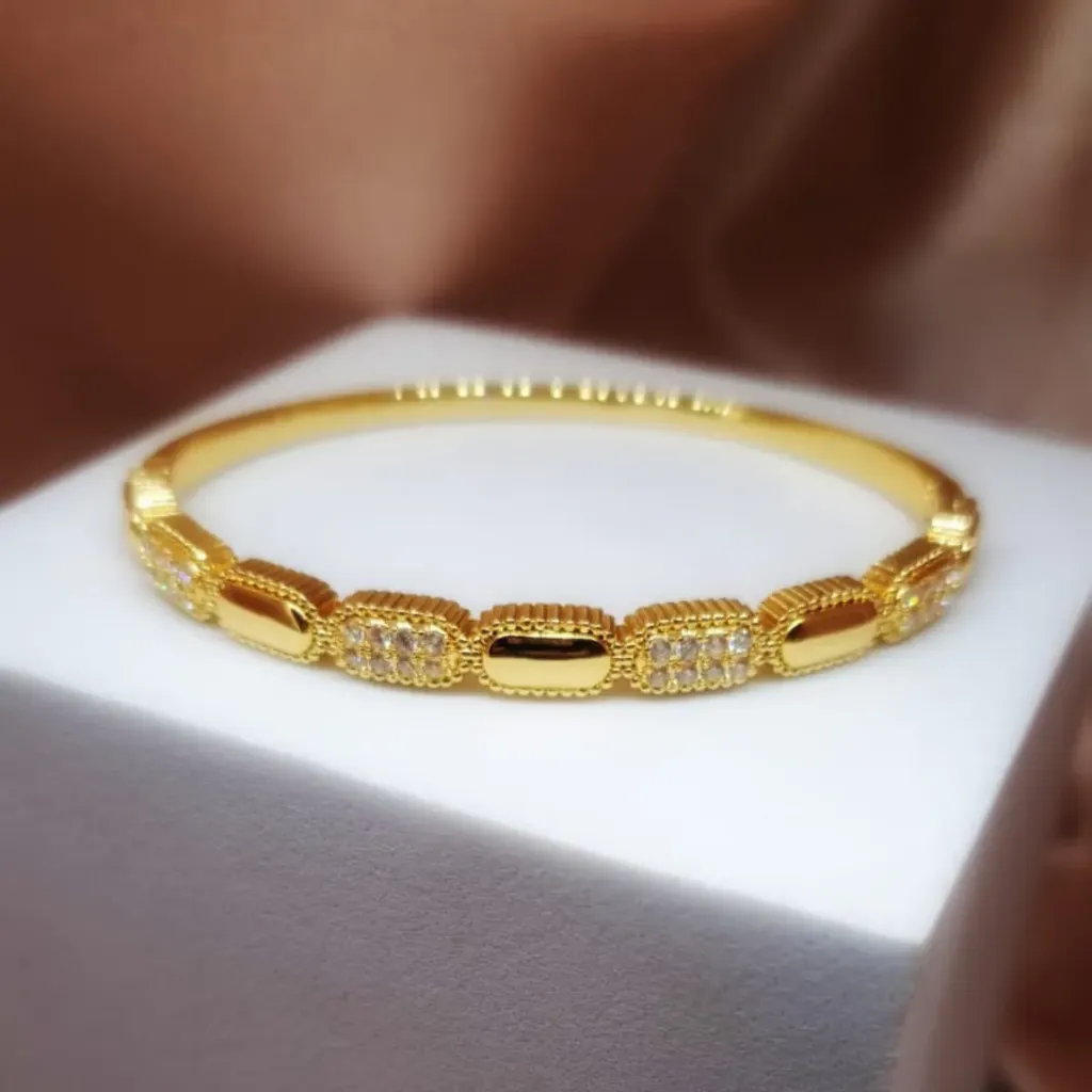 [52914146-7] Brazalete Idara