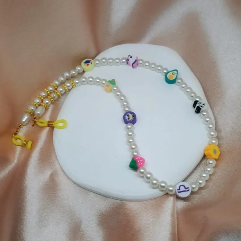 glasses chain Sisi