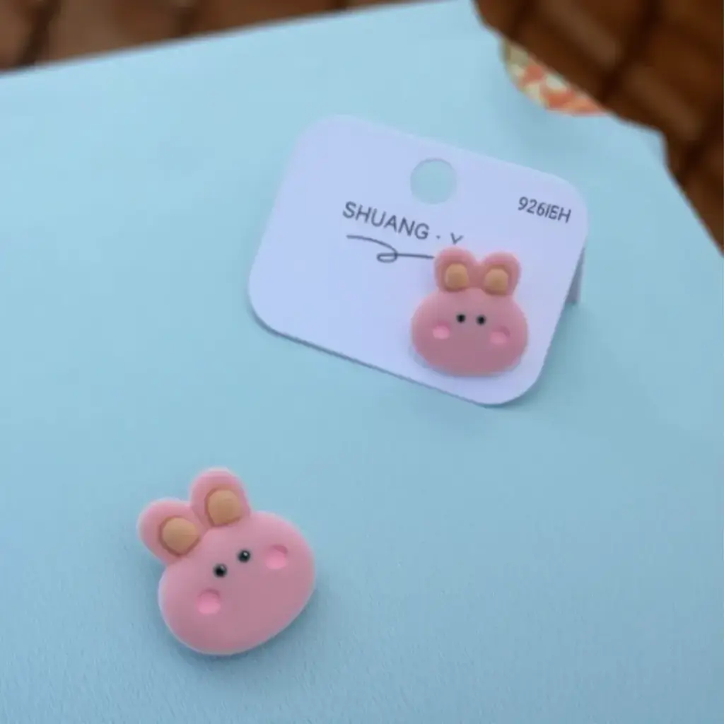 [Mv95] Aretes Conejo Rosado