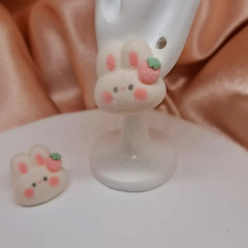 [Mv75]  Aretes Cara Grande Conejo 