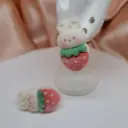 Aretes Conejo rojo fresa 