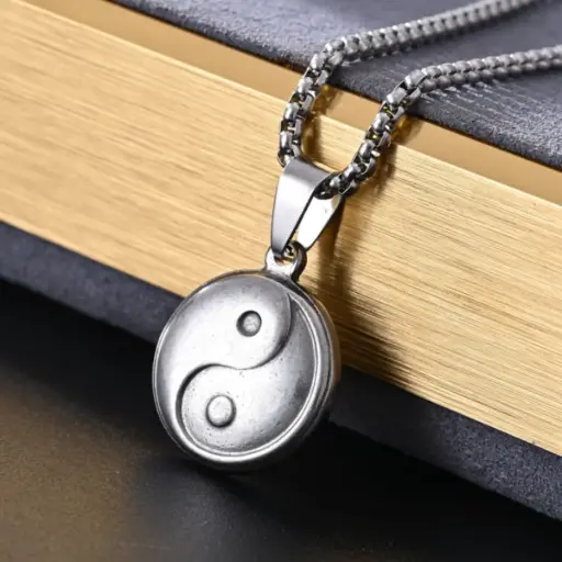 [NH43190866] Collar Yin y el Yang Hip Hop– Baño de Oro